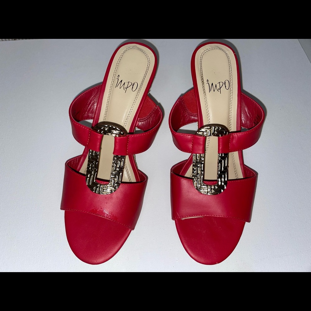 Red wedges